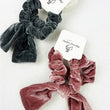 Load image into Gallery viewer, Velvet bow scrunchie set