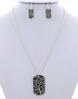 Filigree pendant NECKLACE