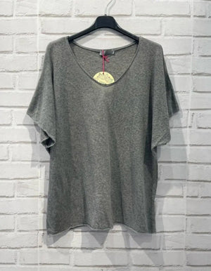 Quinn Basic Tee