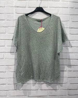 Quinn Basic Tee