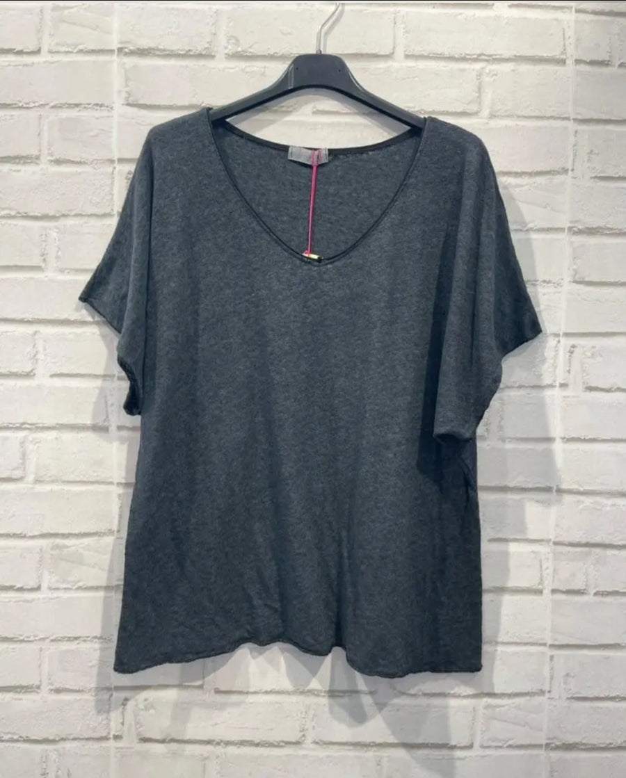 Quinn Basic Tee
